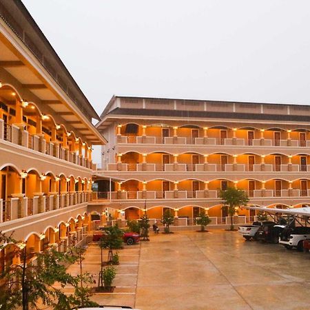Capital O 75521 Sang Siri Apartment Samut Songkhram Eksteriør billede