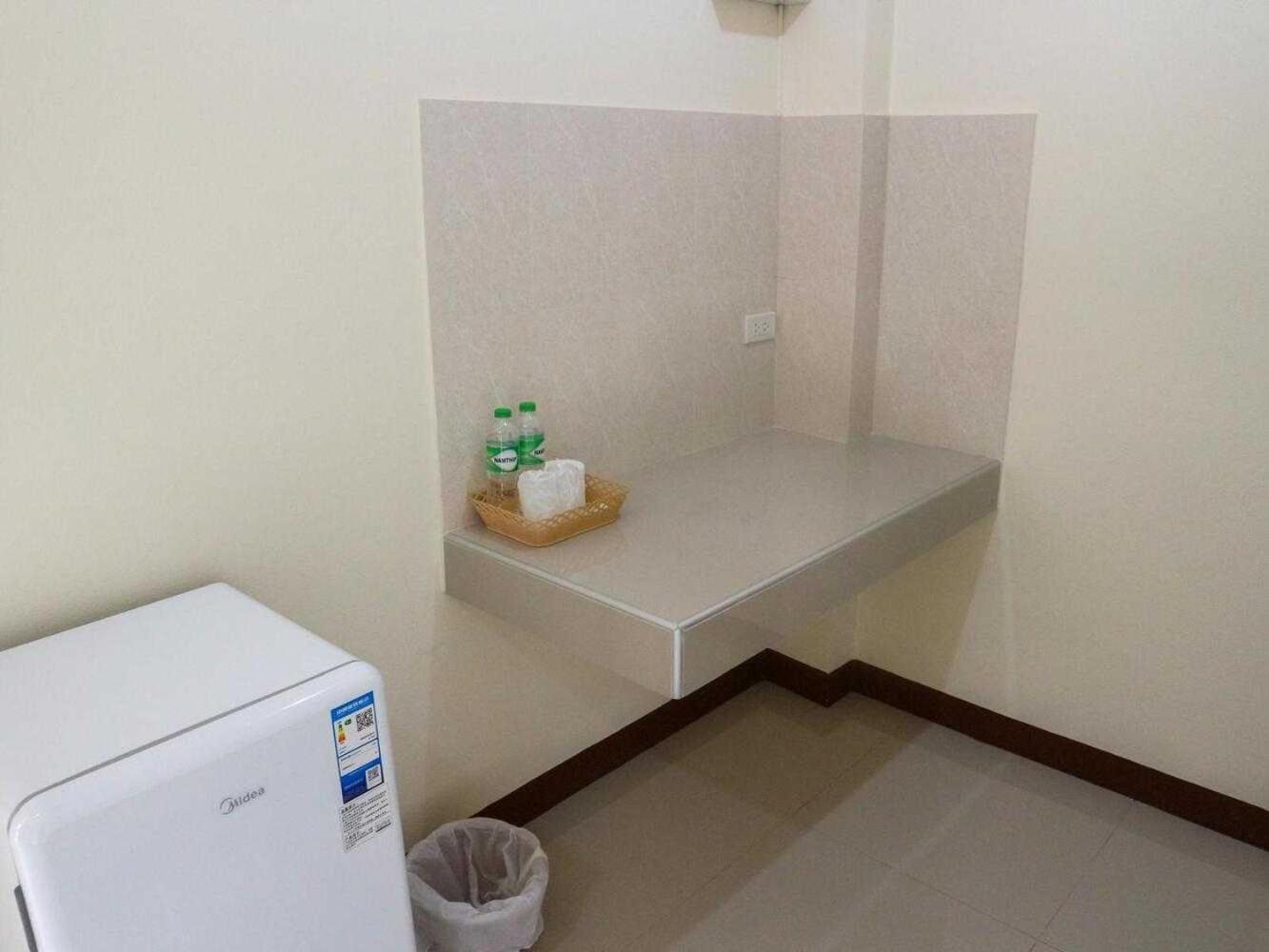 Capital O 75521 Sang Siri Apartment Samut Songkhram Eksteriør billede