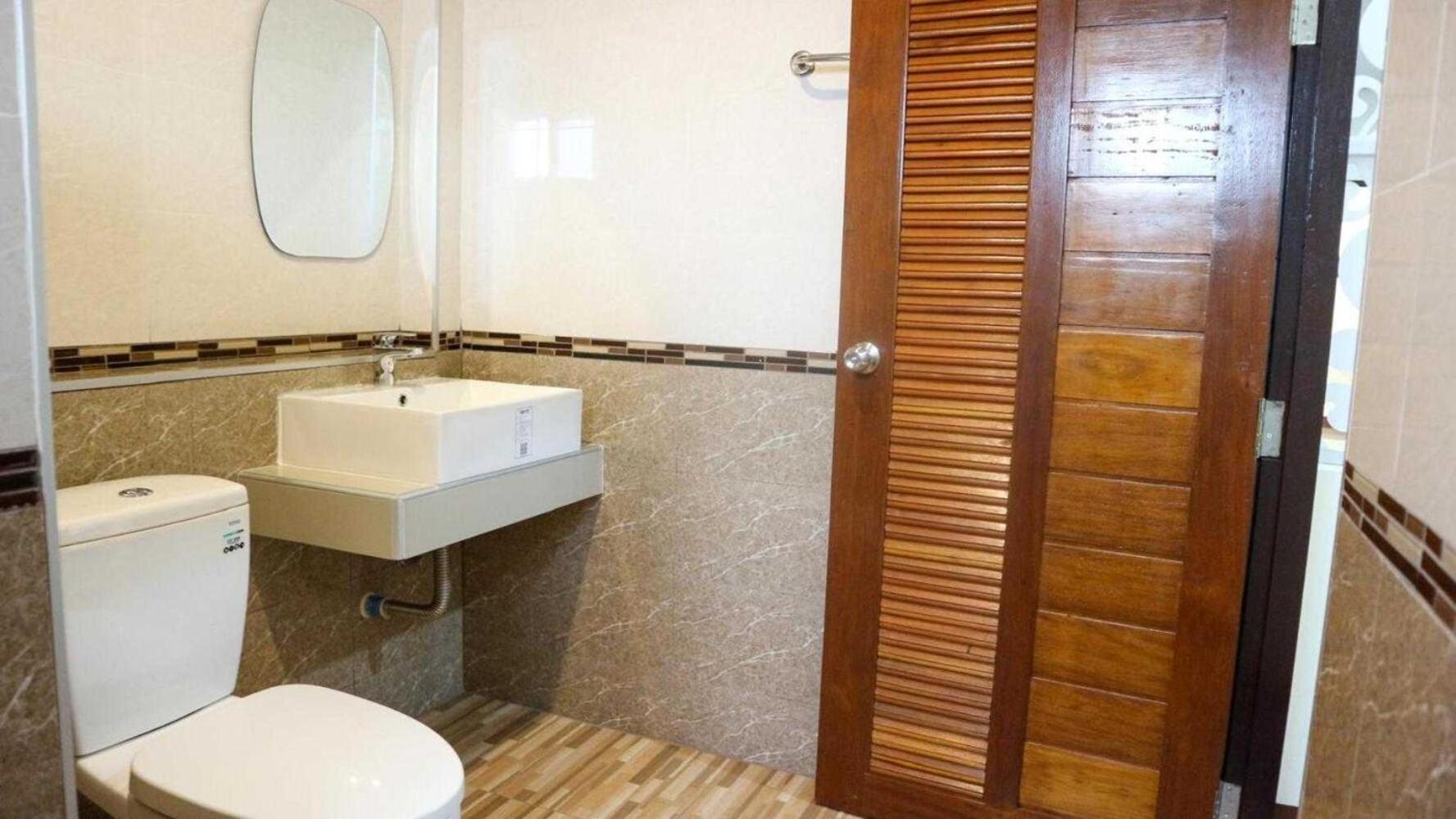 Capital O 75521 Sang Siri Apartment Samut Songkhram Eksteriør billede