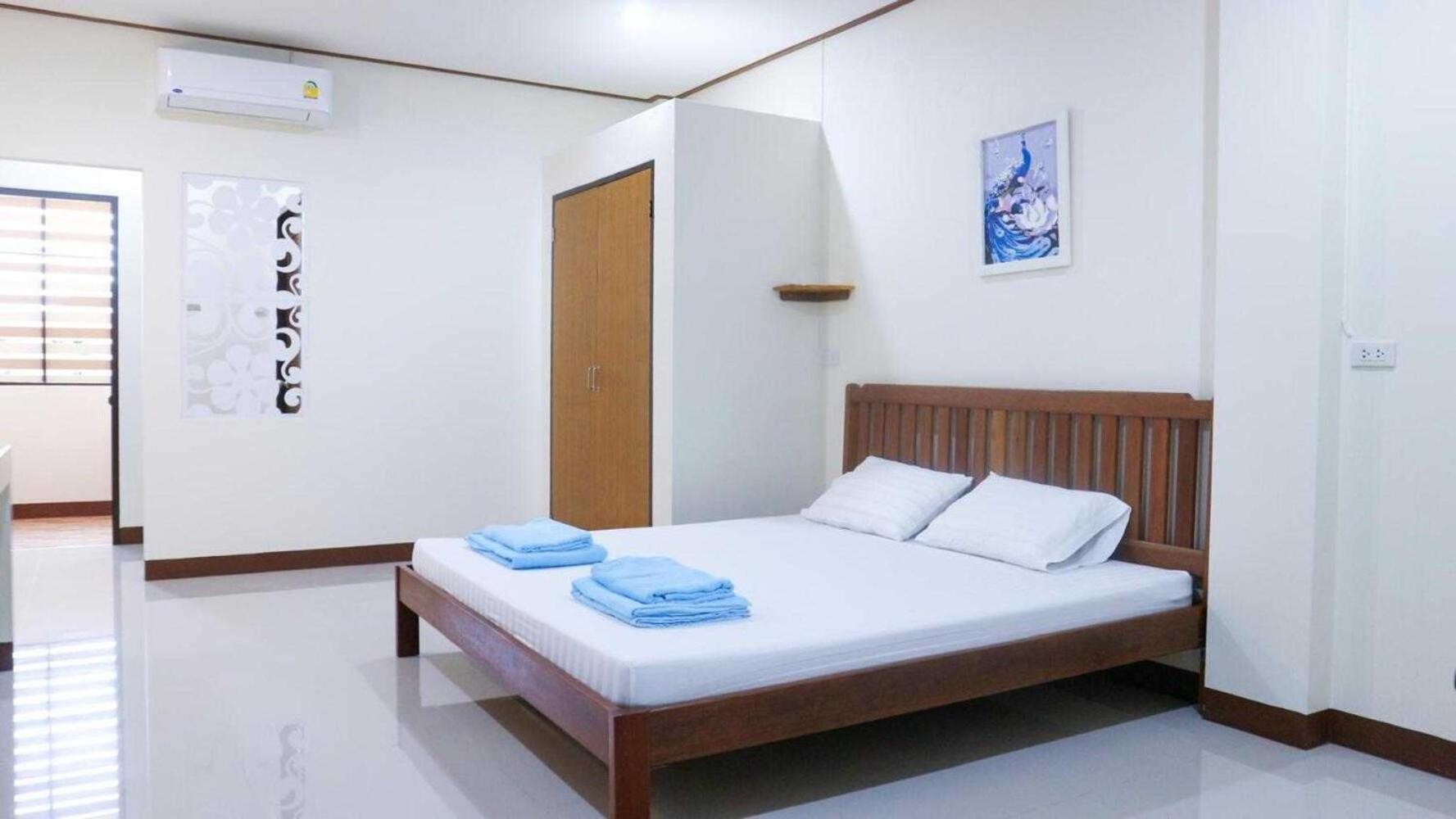 Capital O 75521 Sang Siri Apartment Samut Songkhram Eksteriør billede