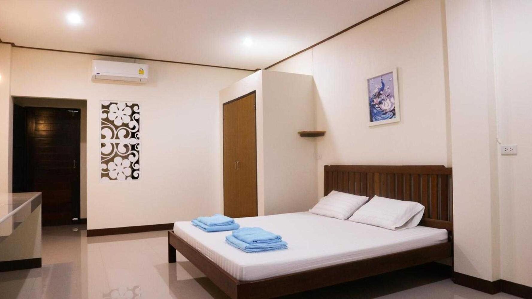 Capital O 75521 Sang Siri Apartment Samut Songkhram Eksteriør billede