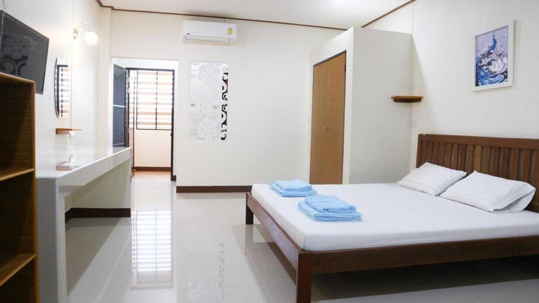 Capital O 75521 Sang Siri Apartment Samut Songkhram Eksteriør billede