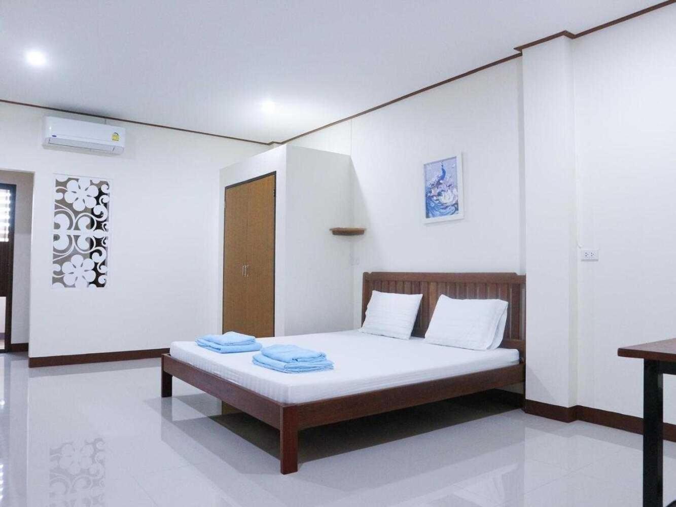 Capital O 75521 Sang Siri Apartment Samut Songkhram Eksteriør billede
