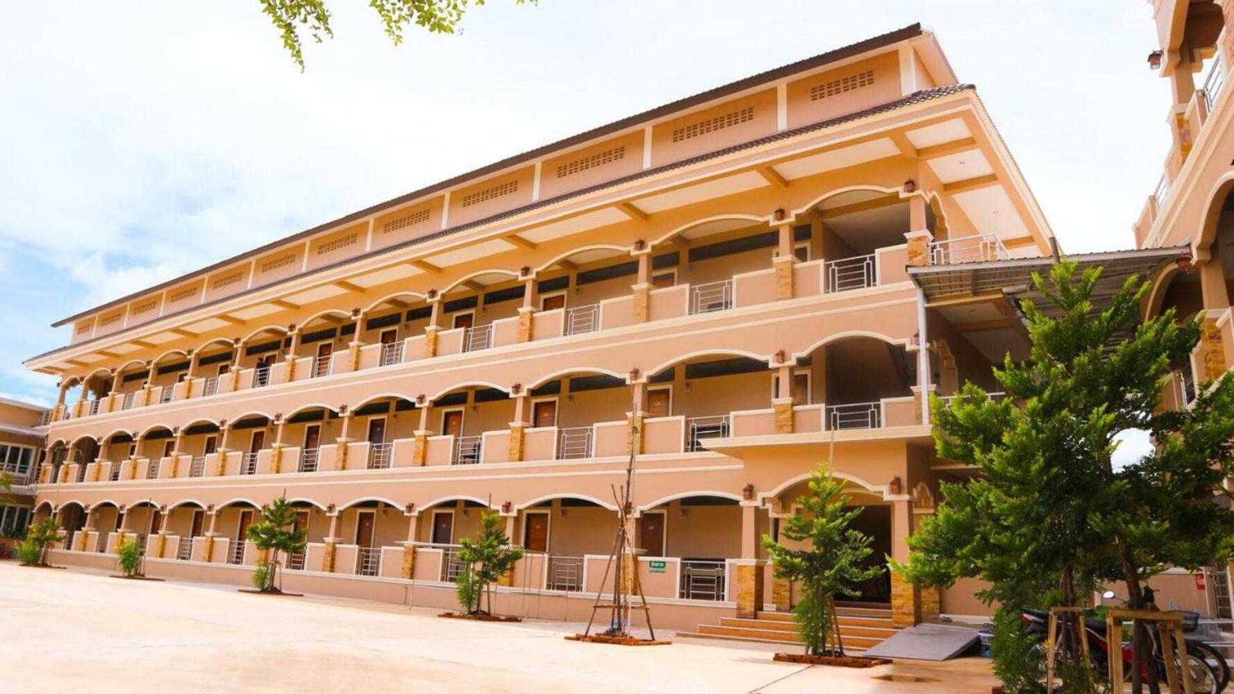 Capital O 75521 Sang Siri Apartment Samut Songkhram Eksteriør billede